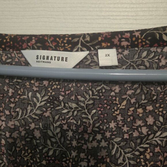 Ladies sleeveless blouse - Picture 3 of 5